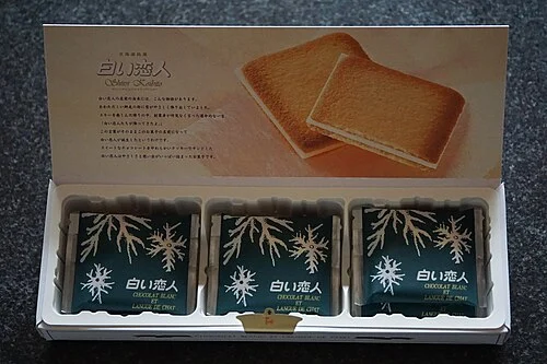 2020年に紹介された石屋製菓『白い恋人』の箱と中身