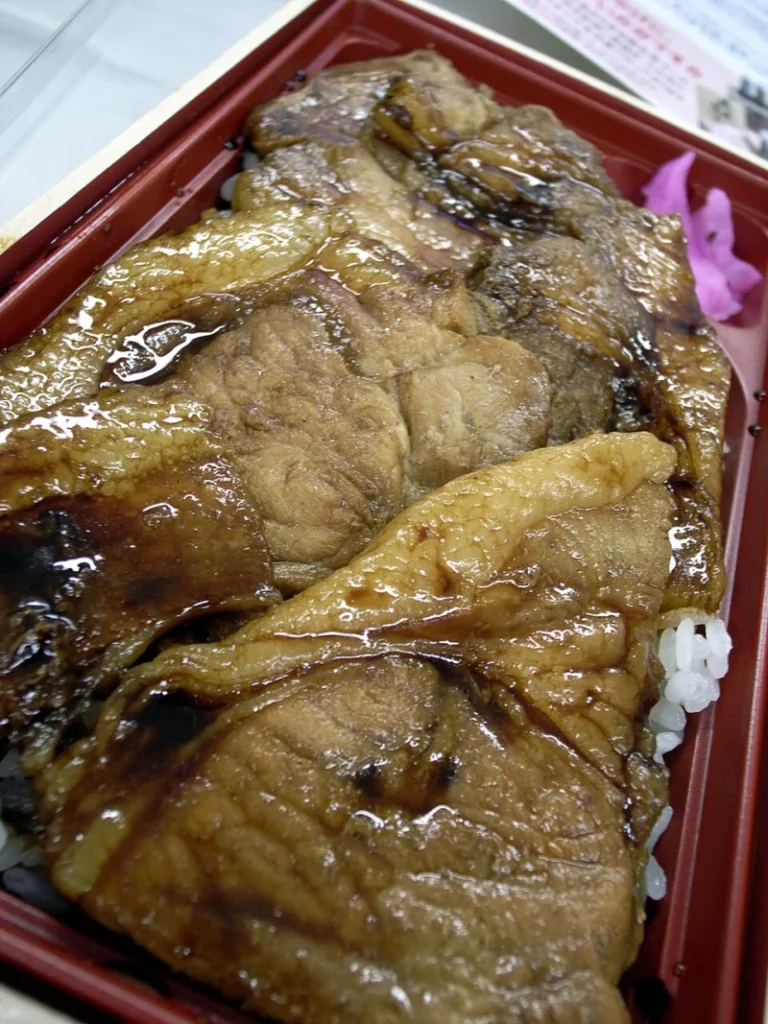 2006年撮影、ドライブインいとうに関連する北海道物産展の豚丼弁当