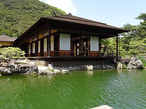 2023年に撮影された高松の栗林公園・掬月亭と庭園