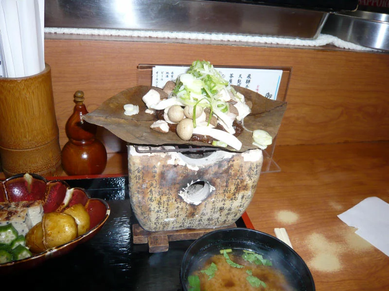 2013年に撮影された飛騨の郷土料理・朴葉味噌