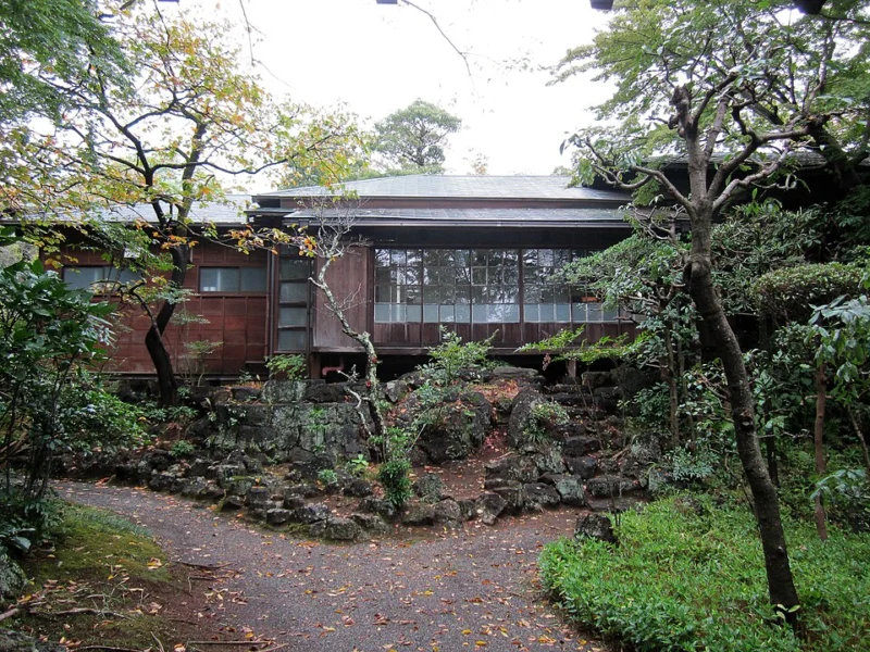 2019年撮影の静岡県三島市・楽寿園にある梅御殿と桜御殿
