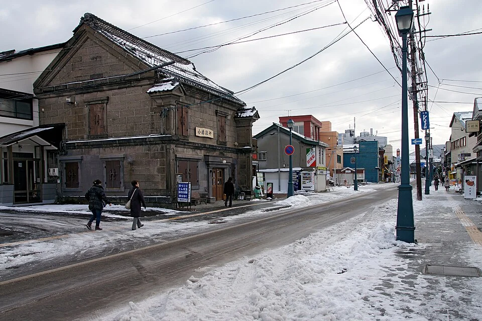 2011年撮影の小樽市堺町通りの街並み